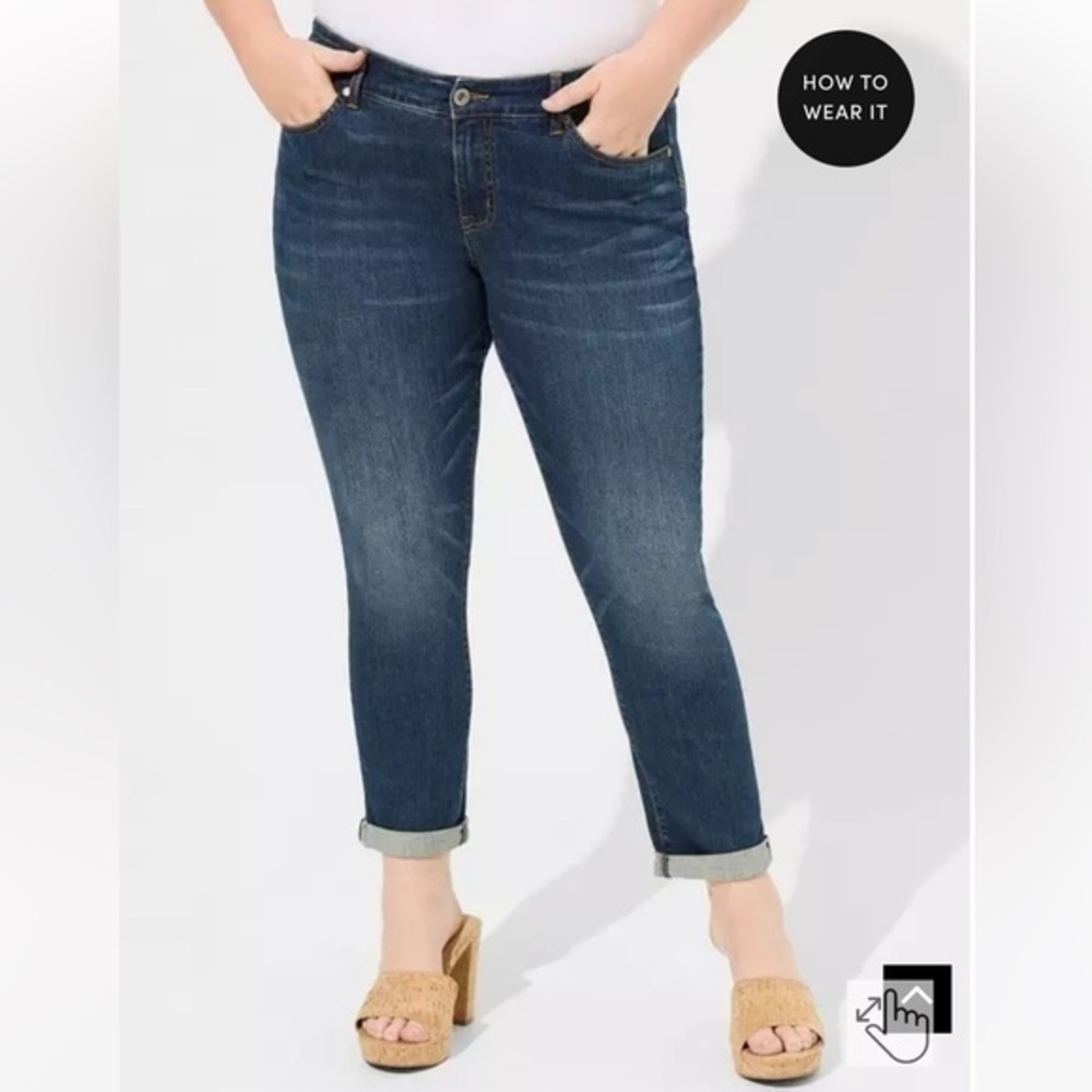 TORRID 20R Dark Wash Boyfriend Straight Mid-Rise Jeans
